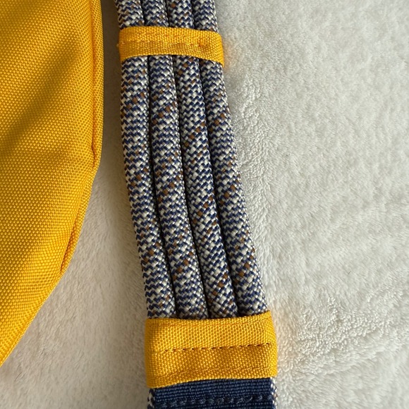 KAVU Rope Cord Sling Pack Yellow 5 Pockets Adjustable Gorpe Hiking Vacation - Picture 11 of 15